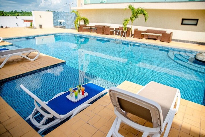 Pool 37 of 52