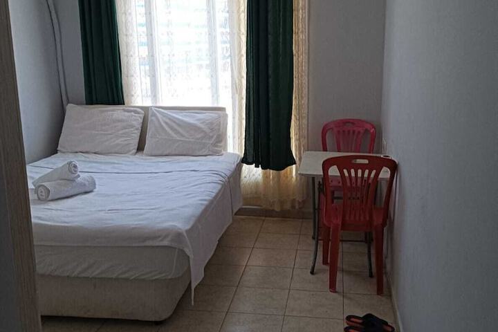 Room 8 of 27