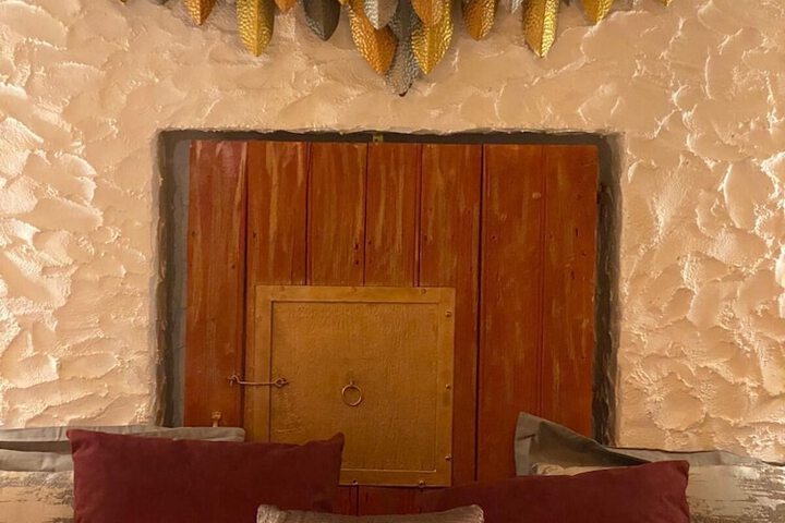 Room 6 of 67
