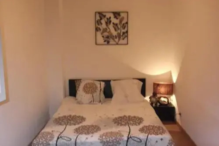 Room 4 of 17