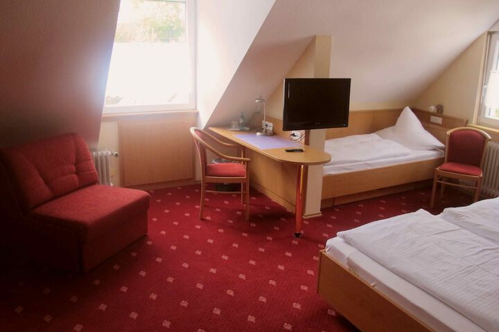 Room 14 of 30