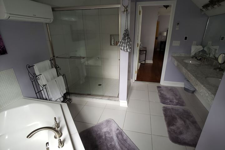 Room 13 of 35