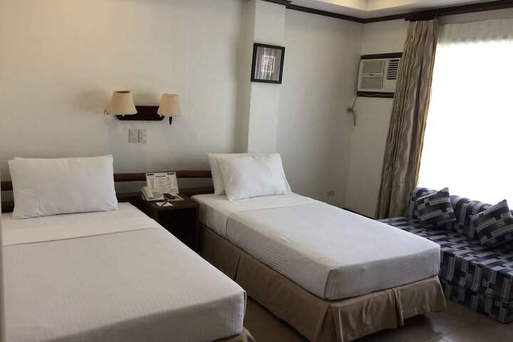 Room 12 of 39