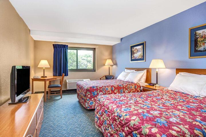 1 King Bed Mobility Accessible (11 of 12)