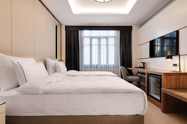 Room 16 of 50