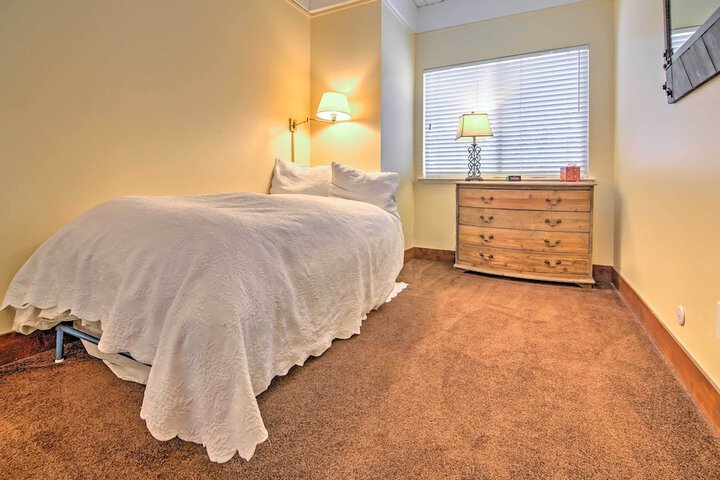 Room 8 of 28