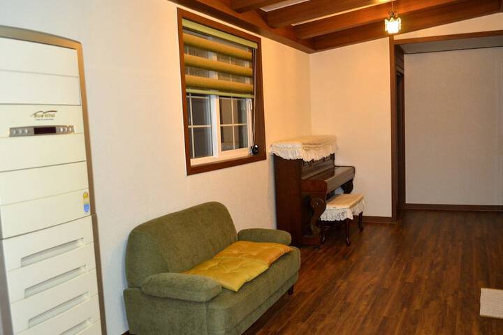 Room 16 of 38
