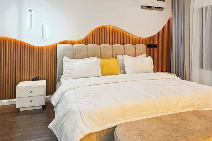 Room 4 of 29