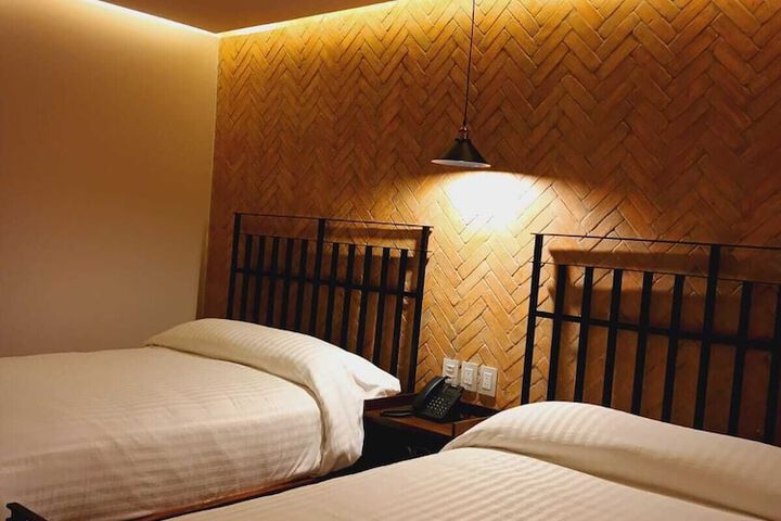 Room 43 of 81