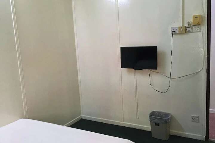Room 19 of 68
