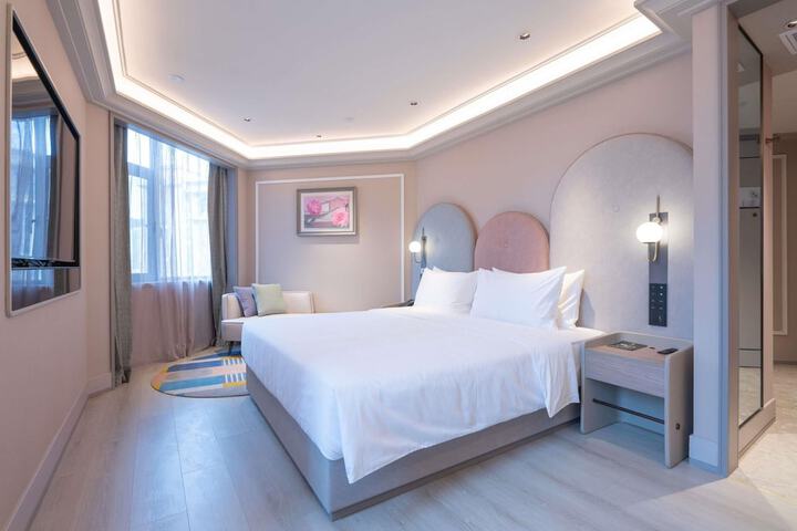 Room 12 of 40