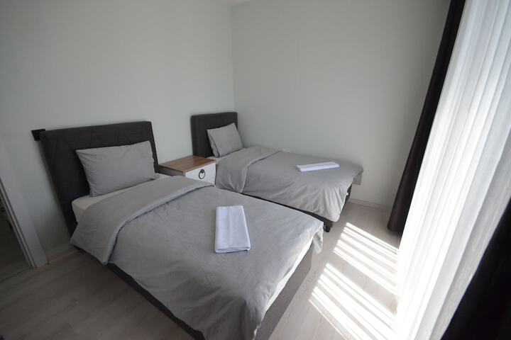 Room 13 of 27