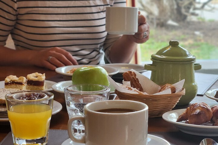 Breakfast/Coffee Service 12 of 27