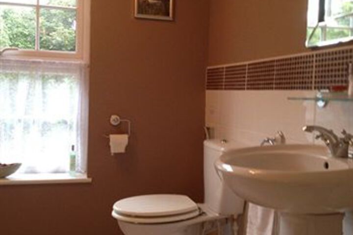 Room 2 of 25