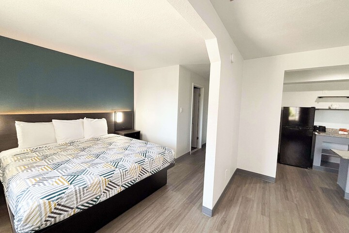 1 King Bed (19 of 19)