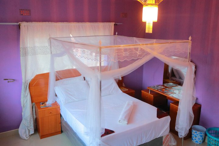 Room 4 of 22