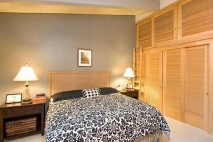 Room 12 of 20