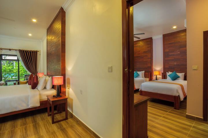 Room 10 of 29