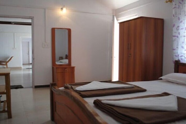 Room 5 of 15