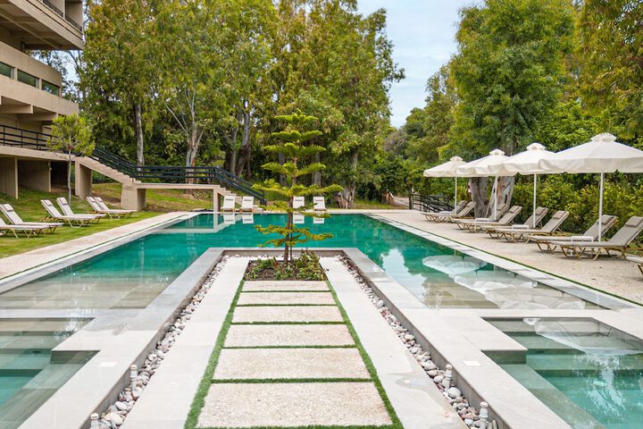 Pool 6 of 37