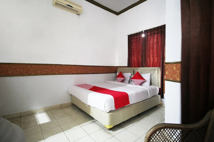 Room 4 of 13