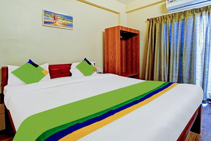 Room 12 of 34