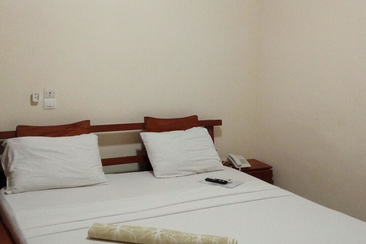 Room 27 of 78
