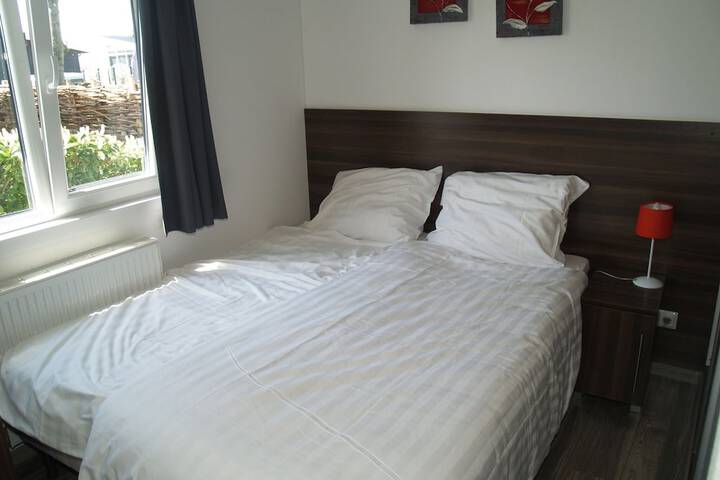 Room 4 of 40