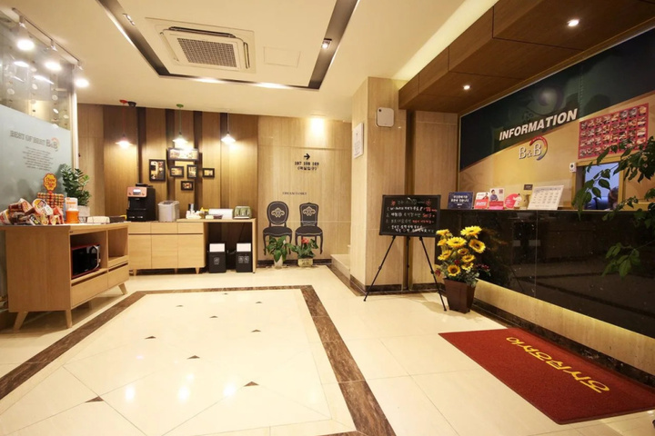 B & B Motel