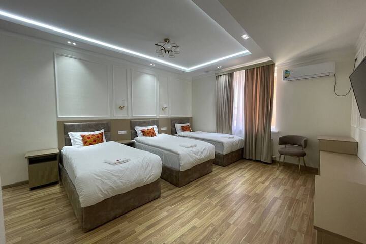 Room 12 of 30