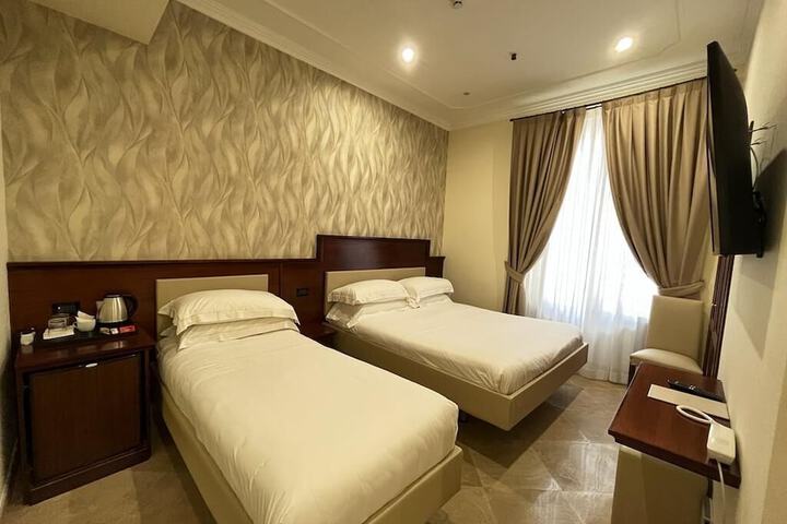 Room 14 of 19