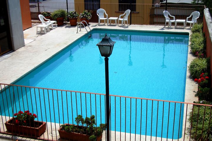 Hotel Pool