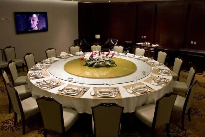 Dining 15 of 19