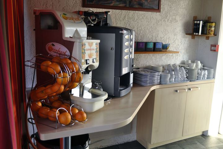 Breakfast/Coffee Service 51 of 78