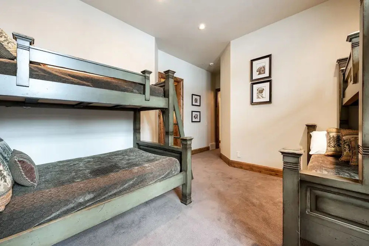 Room 5 of 22