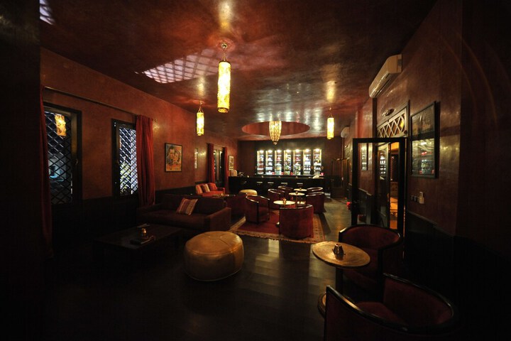 Lounge 21 of 30