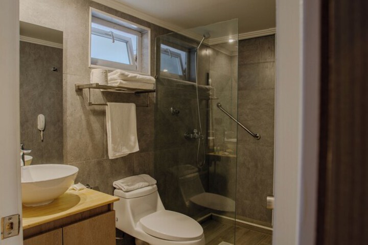 Room 3 of 12