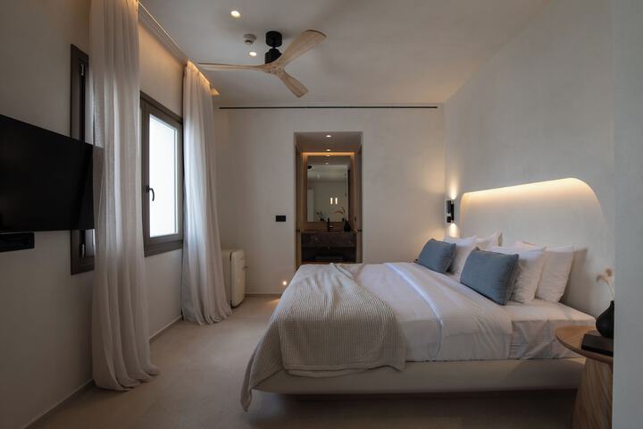Room 13 of 121