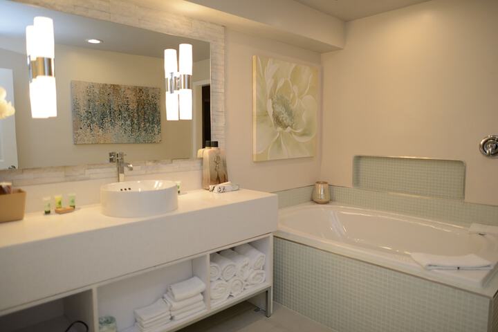 Standard | King Bed (11 of 12)