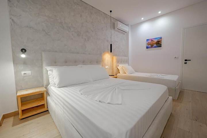 Room 16 of 141