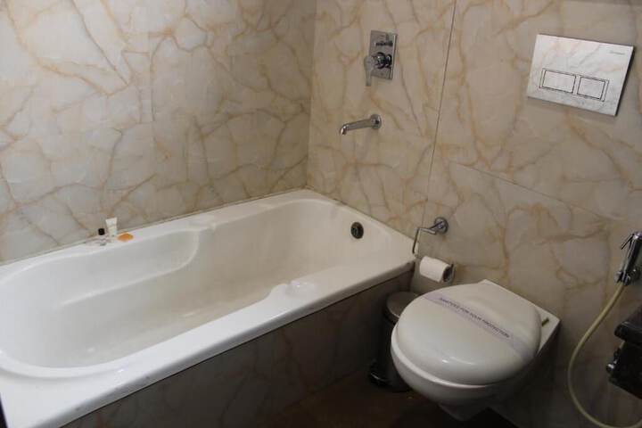 Room 9 of 21