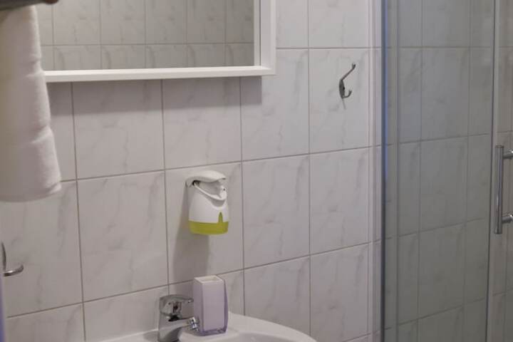 Room 16 of 20