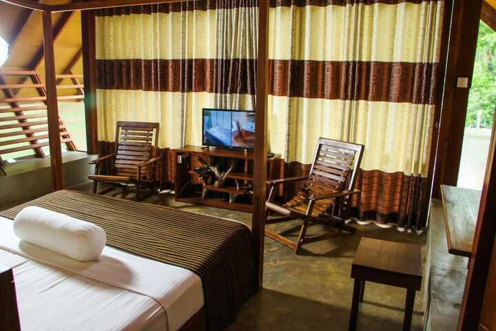 Room 6 of 49