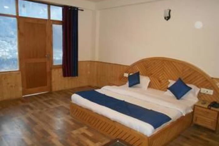 Room 16 of 27