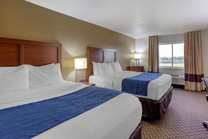 2 Queen Beds Upgrade (1 of 9)