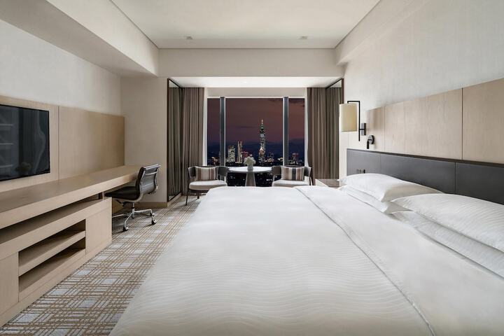 Room 20 of 106