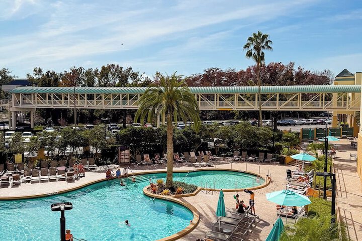 Hotel with Pool