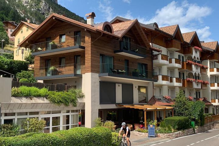 Hotel 66 of 67