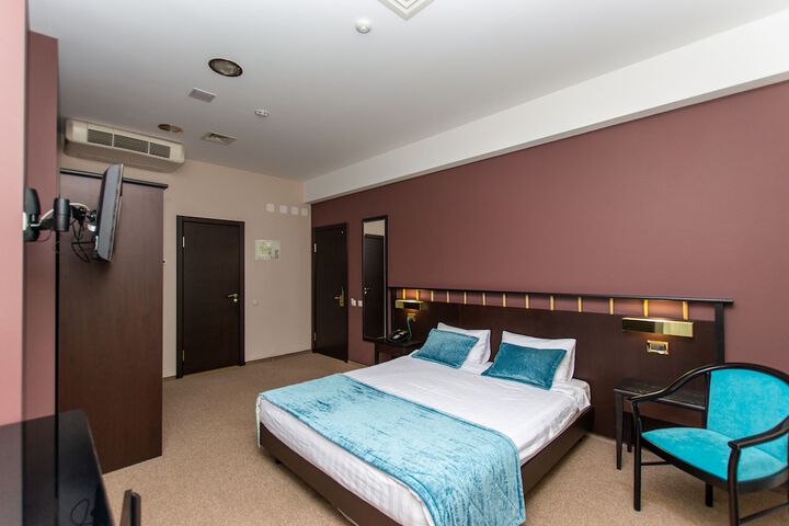 Room 11 of 43