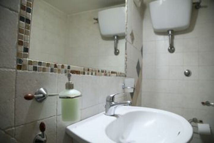 Room 117 of 160